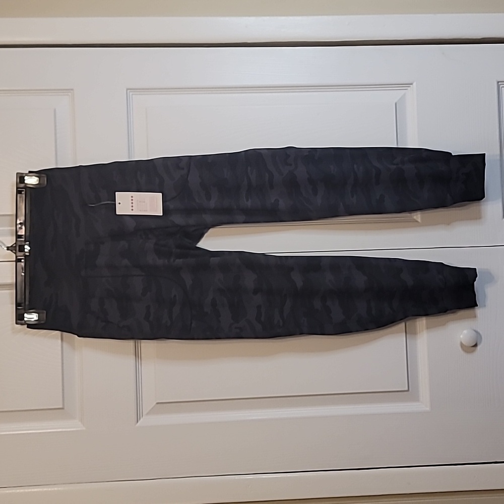 Yoga Jogging Pants Size Small NWT